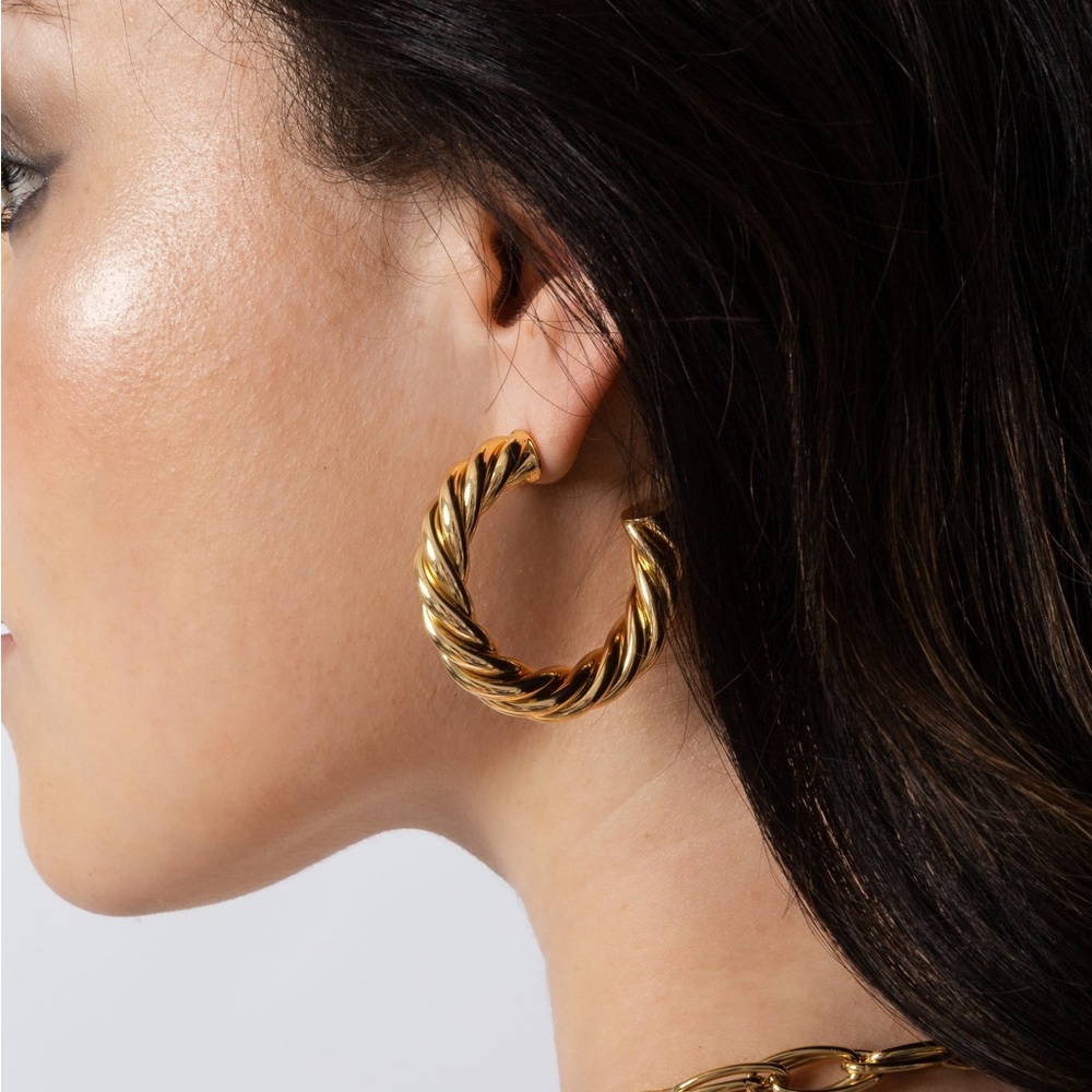 New Chunky 18k Gold Plated Sterling Silver Twisted Push Back Lux Hoop Earrings - Picture 8 of 17